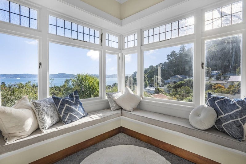 30 Rona Street, Eastbourne, Lower Hutt - Carousel 1