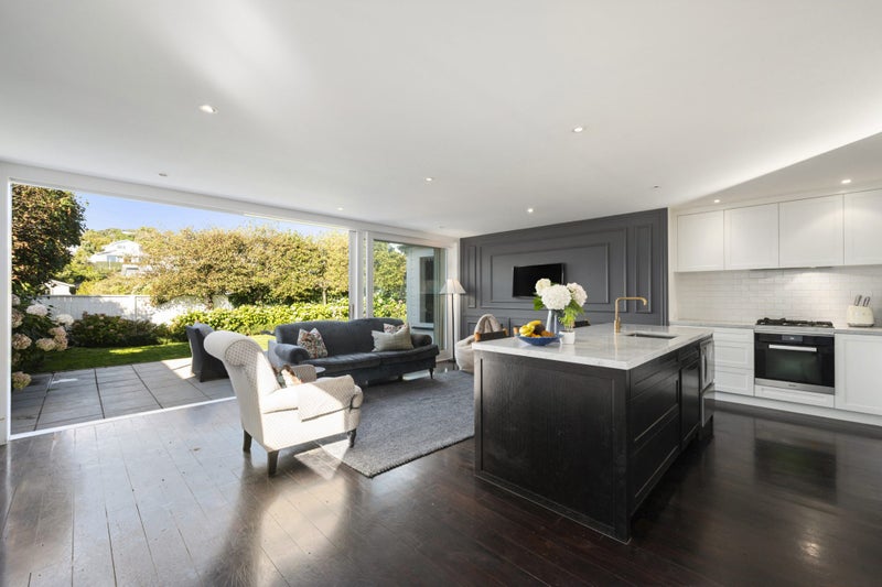 18 Farm Road, Northland, Wellington - Carousel 2