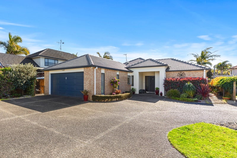 21 Kahira Crescent, Papamoa Beach, Papamoa - Carousel 1