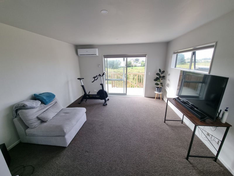50 Matawhanga Drive, Wattle Downs, Auckland - Carousel 2