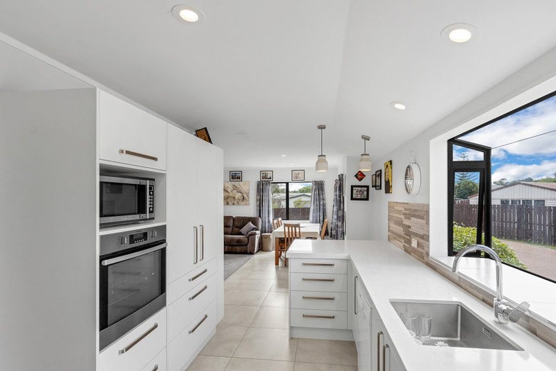 2 Godwit Place, Waiuku, Waiuku - Carousel 2