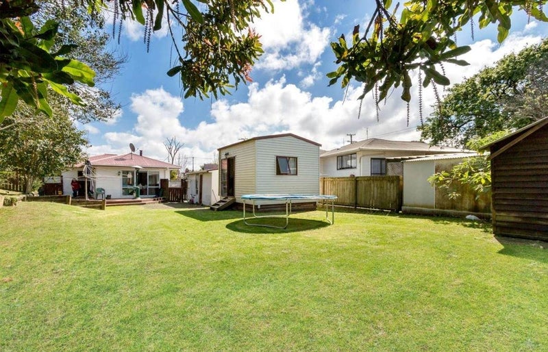 2 Albertson Place, Manurewa, Auckland - Carousel 2