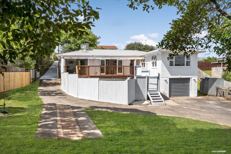 22 Willoughby Avenue, Howick, Auckland - Carousel 1