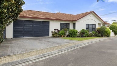 17 Mabey Road, Avalon, Lower Hutt - Carousel 1