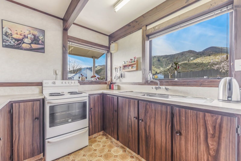 4 Beach Road, Waikawa, Picton - Carousel 2