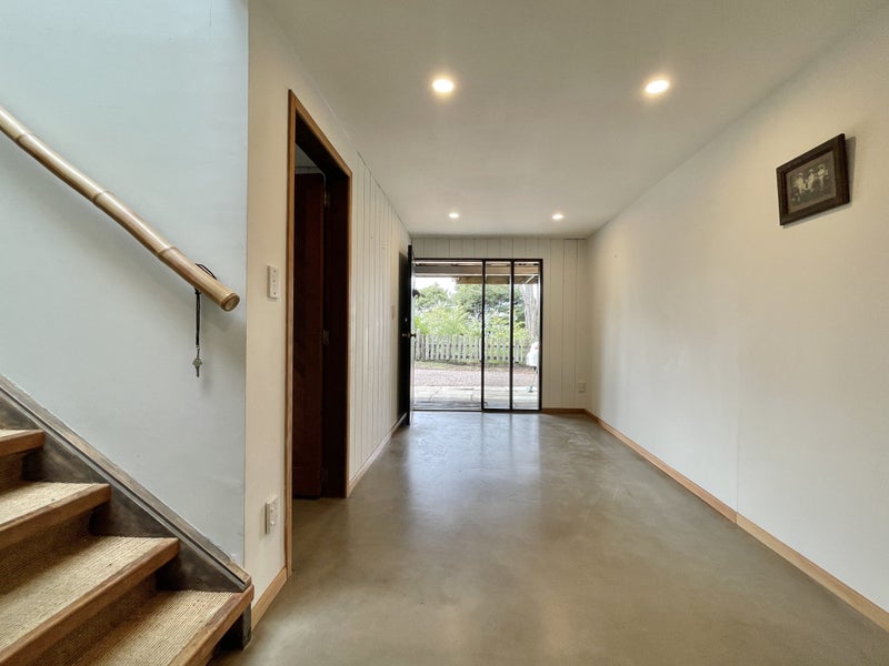 862 West Coast Road, Waiatarua, Auckland - Carousel 2