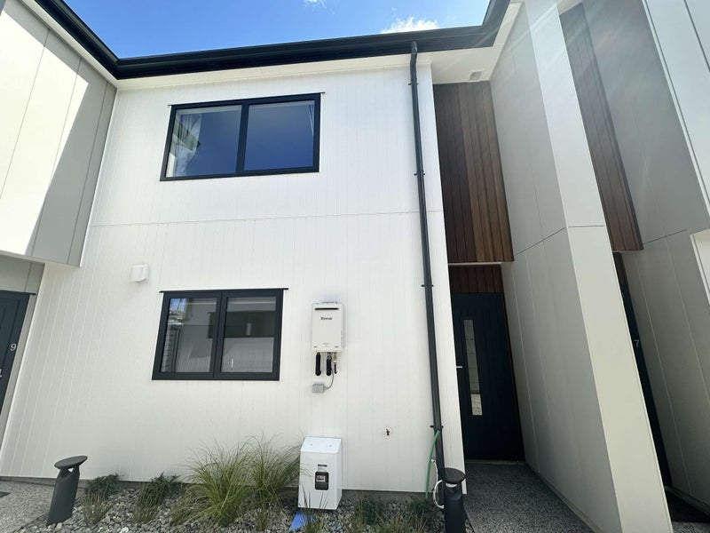 8/104 Martin Street, Wallaceville, Upper Hutt - Carousel 1