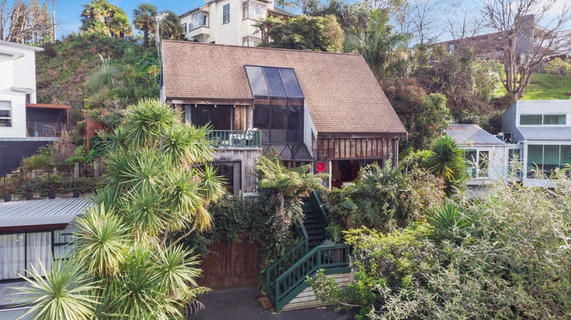 31 Hillsborough Terrace, Hamilton Central, Hamilton - Carousel 2