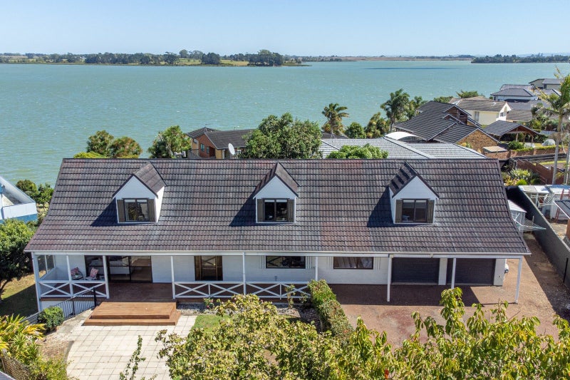 7 Cumbrian Place, Conifer Grove, Takanini - Carousel 1