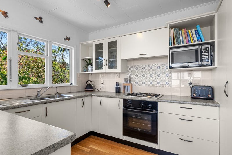 8 Thompson Terrace, Toi Toi, Nelson - Carousel 2