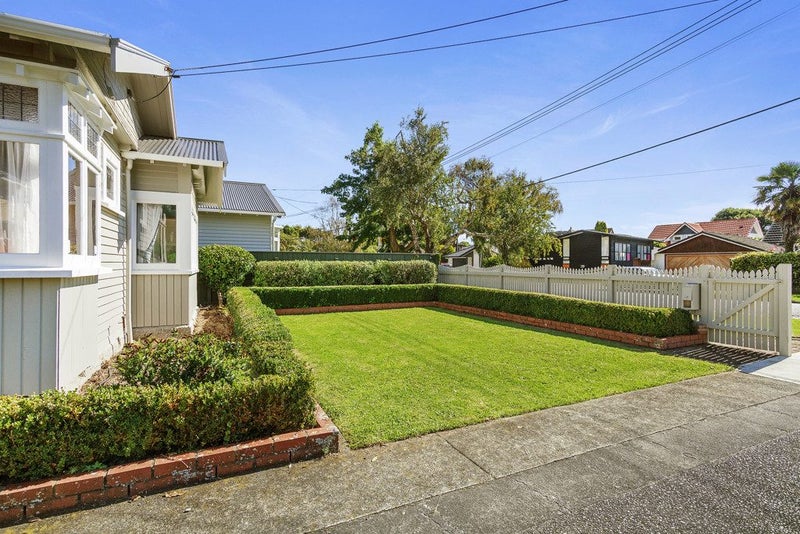 61 Wyndrum Avenue, Waterloo, Lower Hutt - Carousel 2