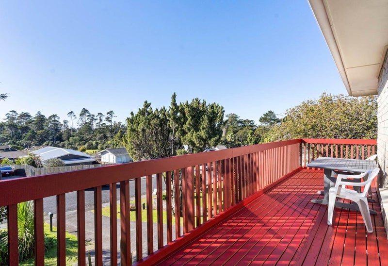 27 Fitzwater Place, Henderson, Auckland - Carousel 15