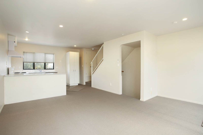5/12 Ambrico Place, New Lynn, Auckland - Carousel 1