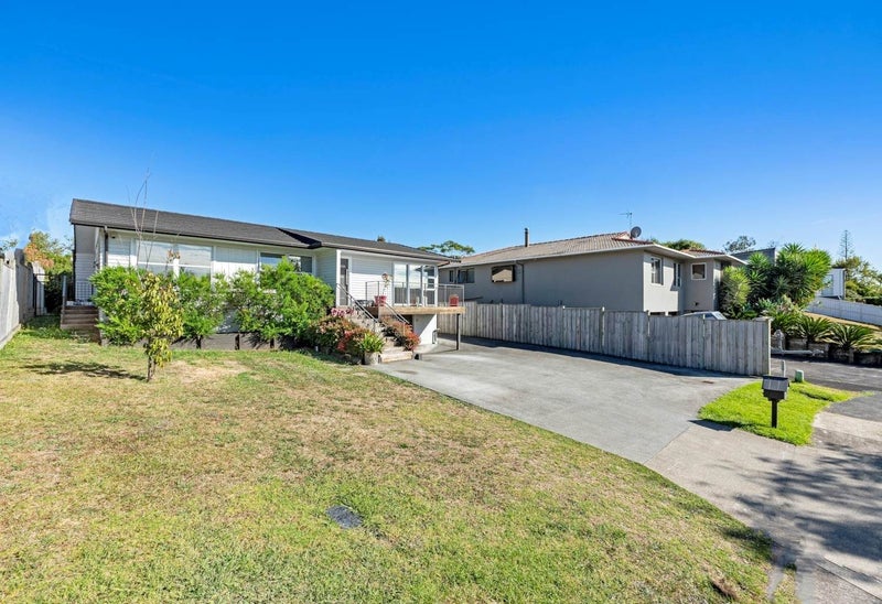 11 Quibray Place, Botany Downs, Auckland - Carousel 2