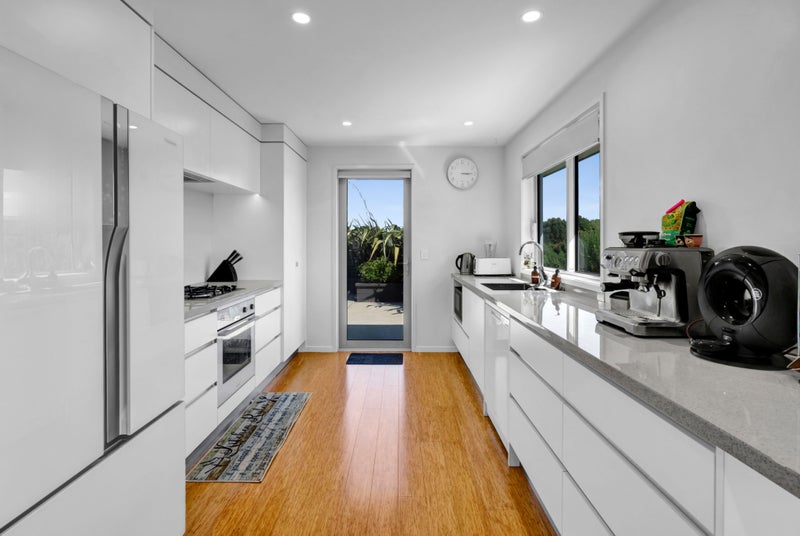 8 Jersey Place, Bell Block, New Plymouth - Carousel 2