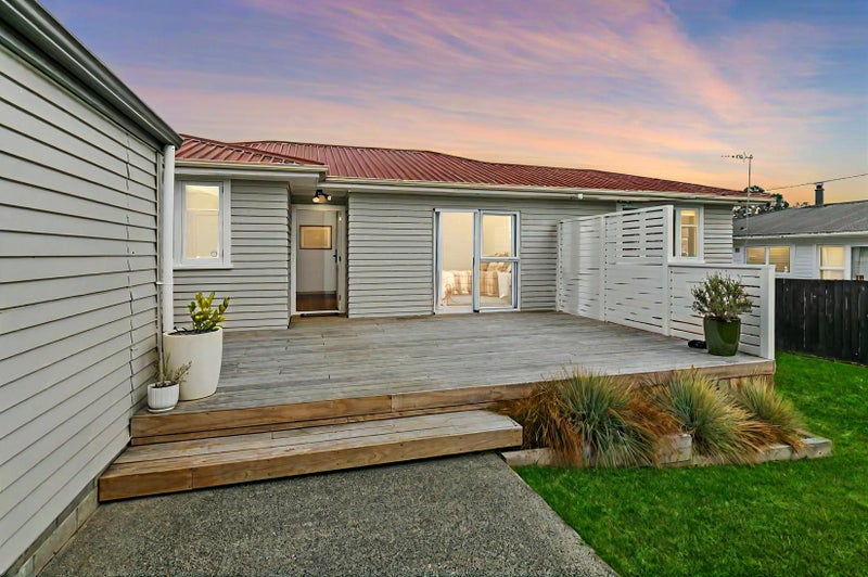 28 Kingdale Road, Henderson, Auckland - Carousel 1