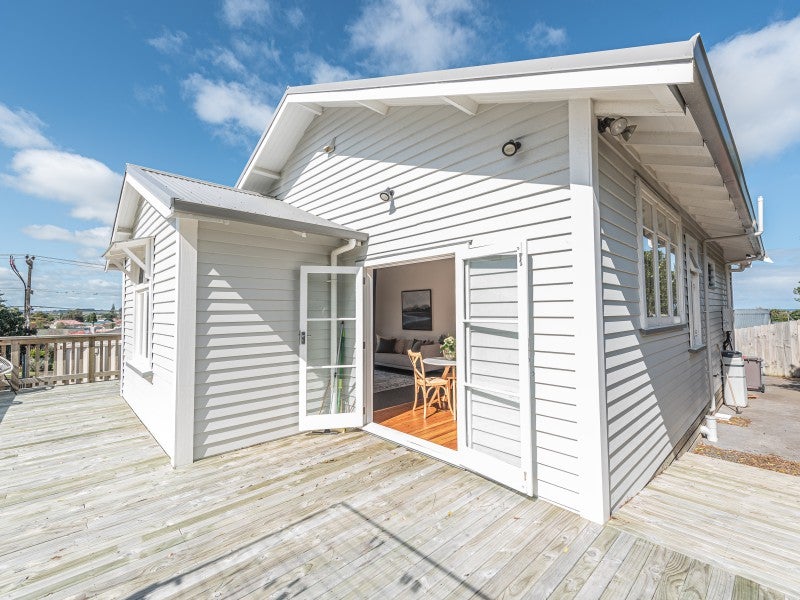 15A Mosston Road, Castlecliff, Whanganui - Carousel 2