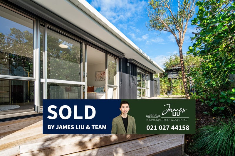 2/5 Hanlon Crescent, Narrow Neck, Auckland - Carousel 1