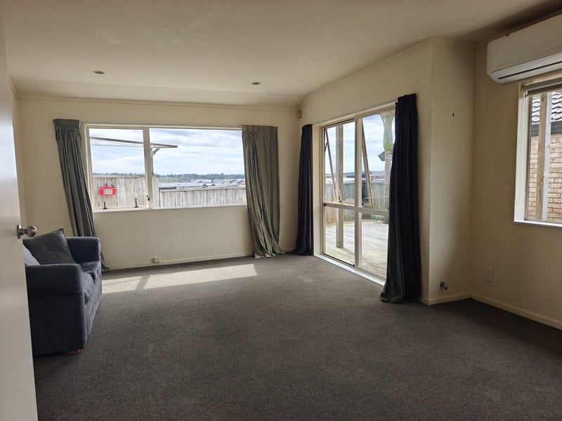 6/520 Don Buck Road, Westgate, Auckland - Carousel 16