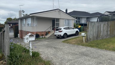 12 Lyttelton Avenue, Forrest Hill, Auckland - Carousel 1