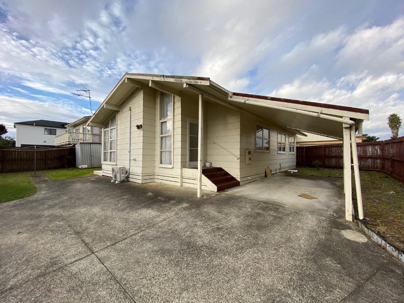300 Bucklands Beach Road, Bucklands Beach, Auckland - Carousel 1