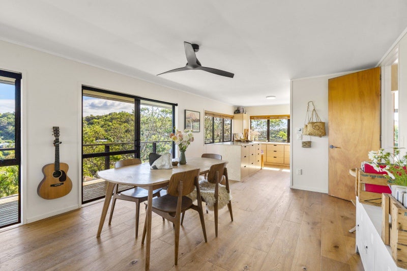 4A Park Road, Surfdale, Waiheke Island - Carousel 2