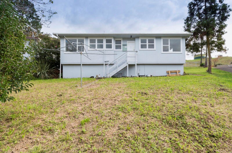 39 Heather Green Avenue, Meremere - Carousel 1