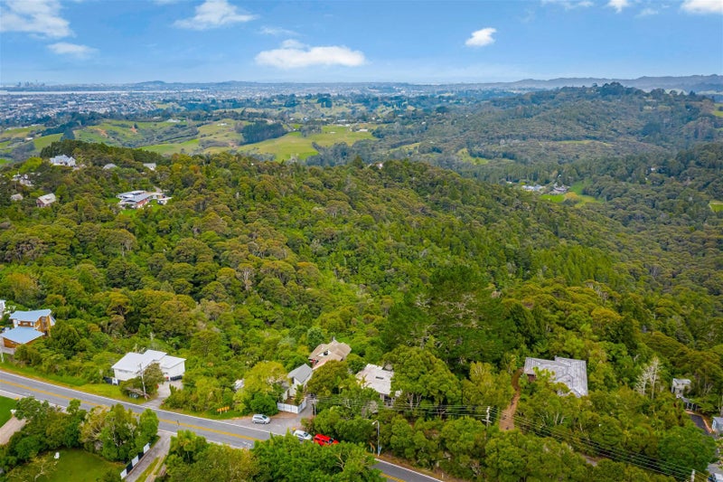 1094 Scenic Drive North, Swanson, Auckland - Carousel 1