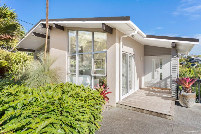 906 Beach Road, Waiake, Auckland - Carousel 1