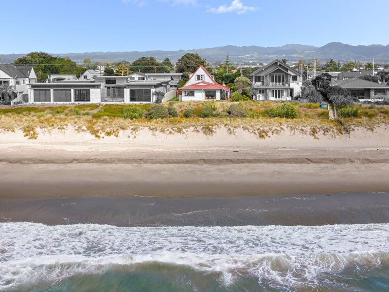 75 Karewa Parade, Papamoa Beach, Papamoa - Carousel 1