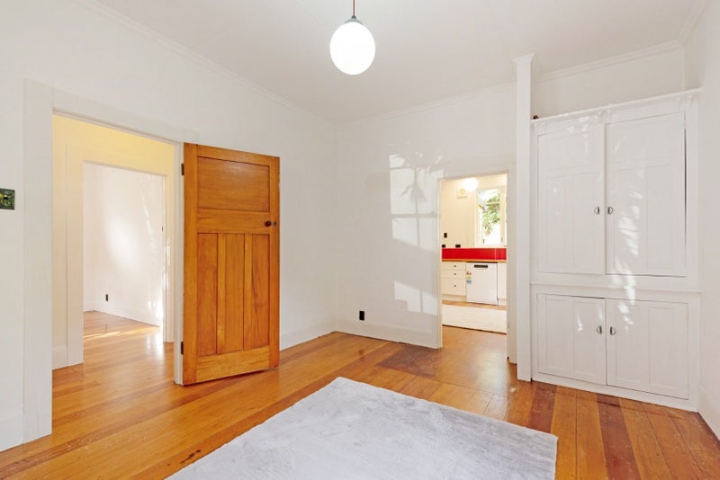 13 Cave Road, Houghton Bay, Wellington - Carousel 2