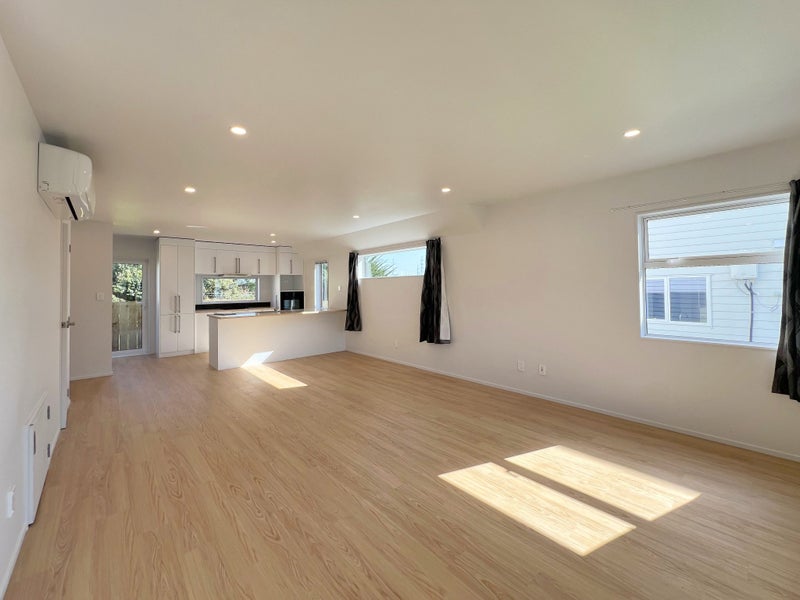 4/16 Gaye Crescent, Ōtara, Auckland - Carousel 1