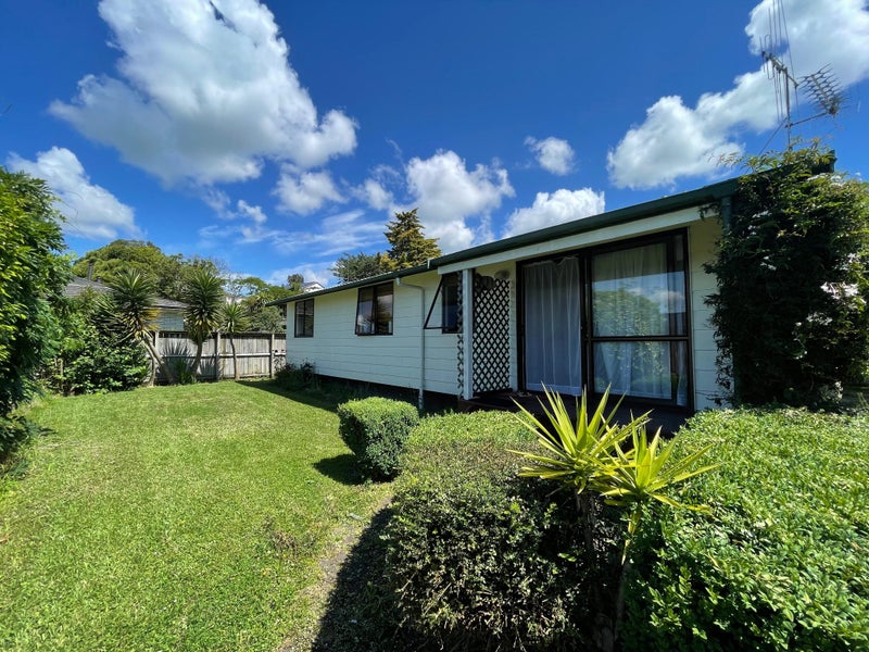 1/4 Glenview Terrace, Glenview, Hamilton - Carousel 1