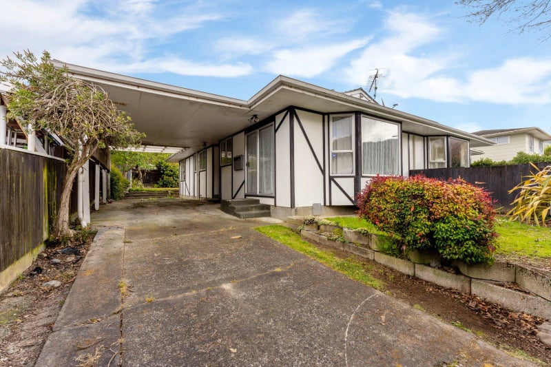 2/52 Gemstone Drive, Birchville, Upper Hutt - Carousel 1