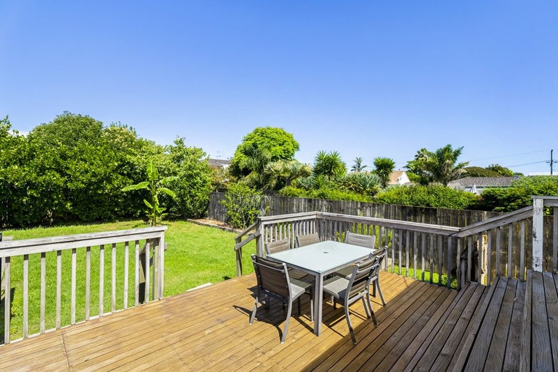 26 Fowlds Avenue , Sandringham, Auckland - Carousel 2