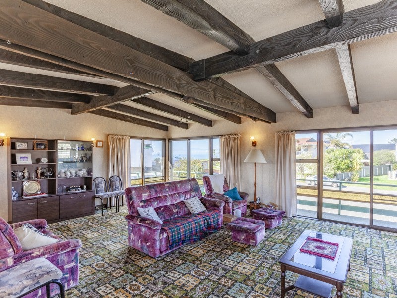 4 Bruce Place, Bay View, Napier - Carousel 2