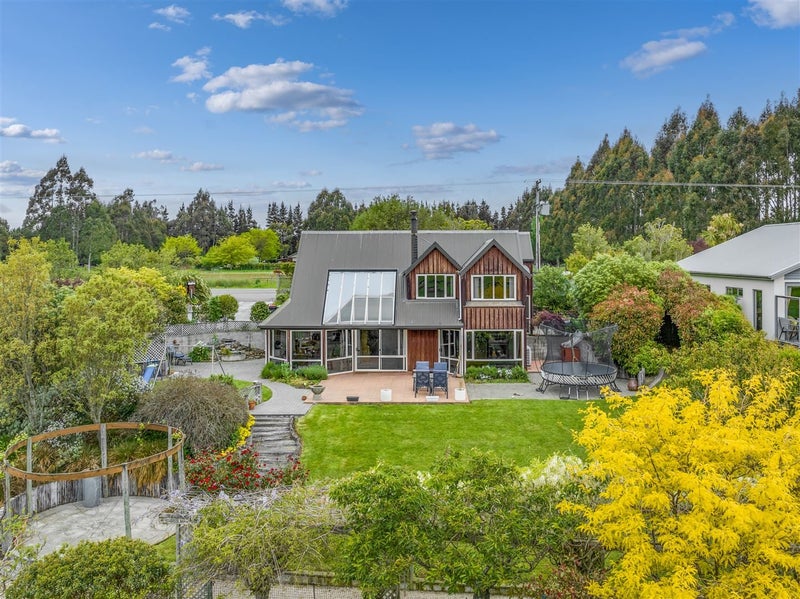 1816 Cust Road, Cust - Carousel 1