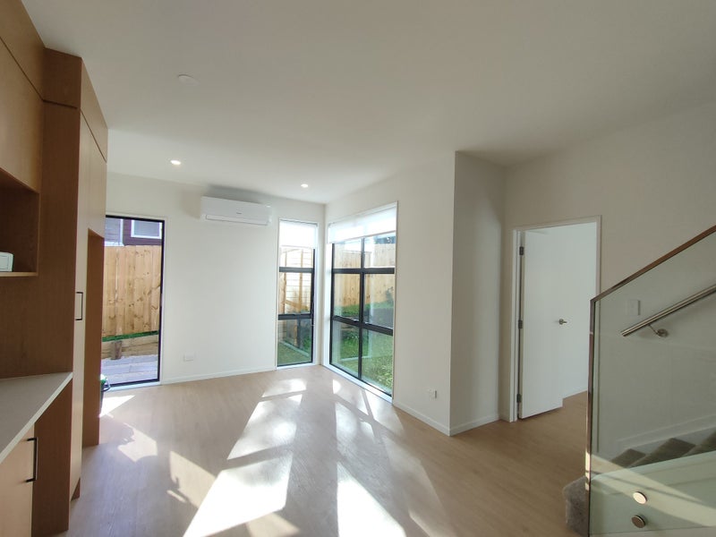 1/65A Hogans Road, Glenfield, Auckland - Carousel 2