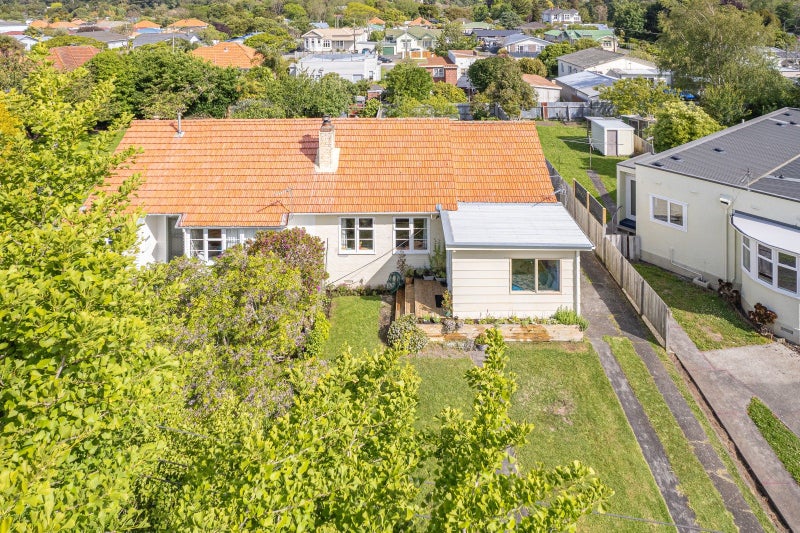 12 Broughton Street, Whanganui East, Whanganui - Carousel 2