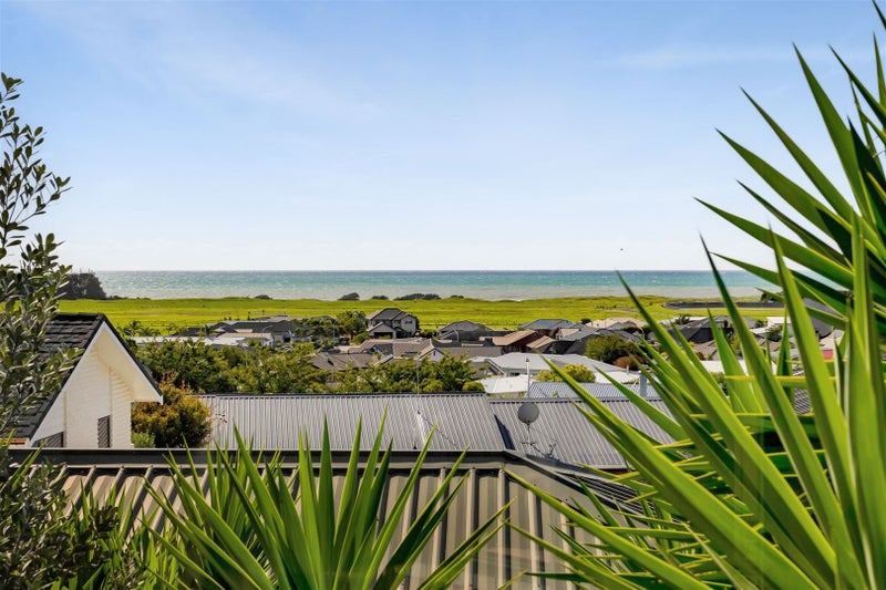 93 Parklands Avenue, Bell Block, New Plymouth - Carousel 2