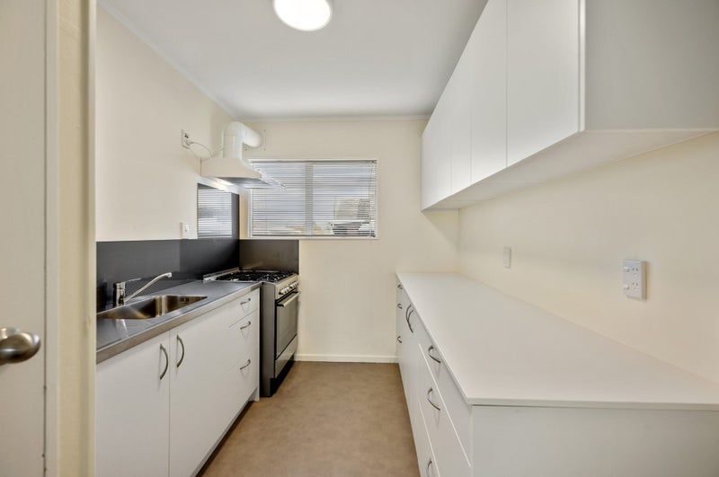 2/60 Hutton Street, Otahuhu, Auckland - Carousel 1