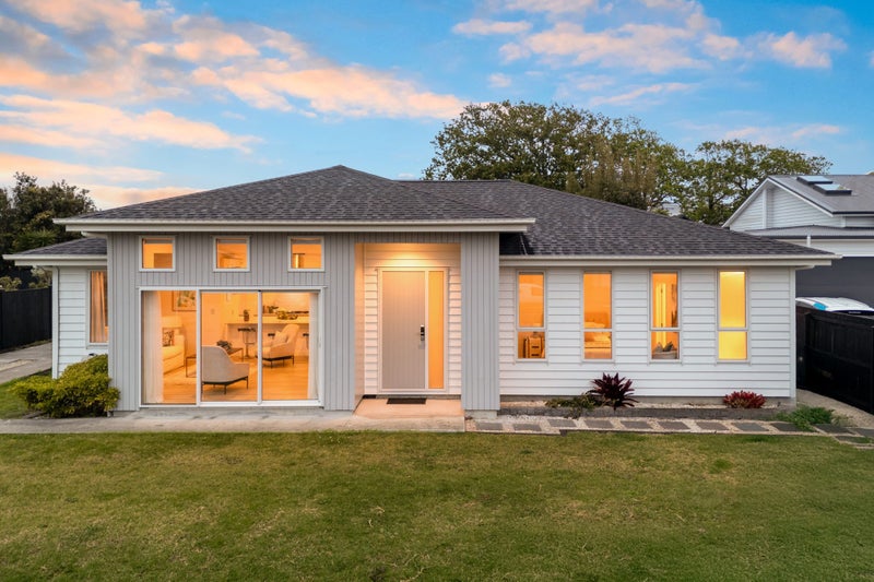 18 Raymond Grace Avenue, Huapai, Kumeu - Carousel 1