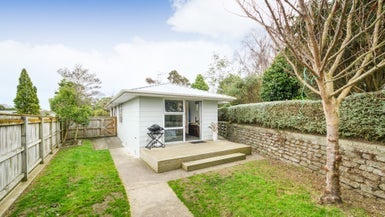 4 Grant Place, Awapuni, Palmerston North - Carousel 1