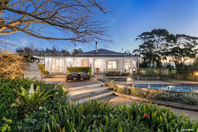 15 Reid Road, Waiuku - Carousel 1