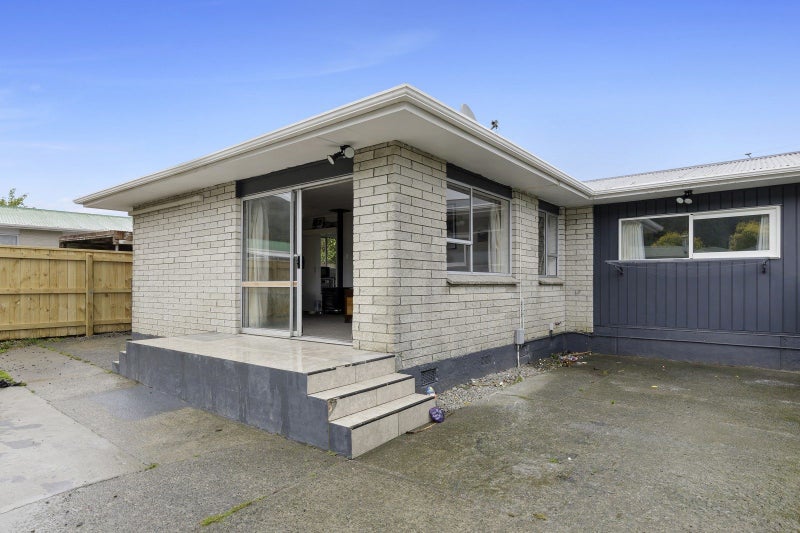 13B Berkeley RD, ARAKURA, WAINUIOMATA - Carousel 1