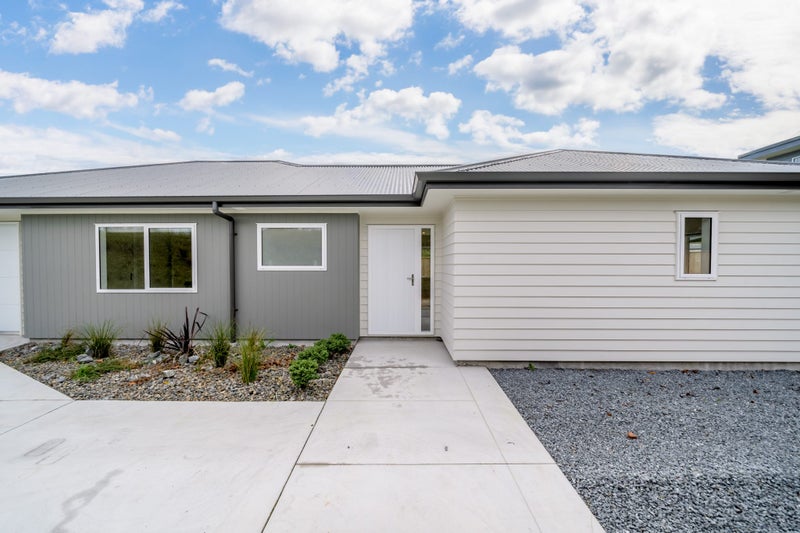 4B Brentwood Street, Trentham, Upper Hutt - Carousel 1