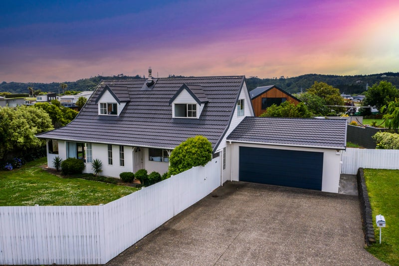 11 Sunny Crescent, Huapai, Kumeu - Carousel 2