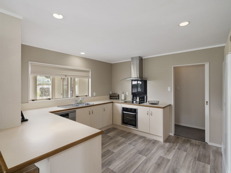 12 Washington Parade, Milson, Palmerston North - Carousel 2