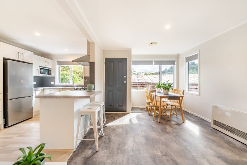 12B Crystal Grove, Birchville, Upper Hutt - Carousel 1