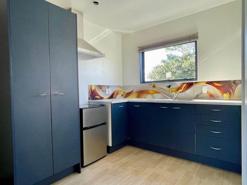 1598B Great North Road, Waterview, Auckland - Carousel 2